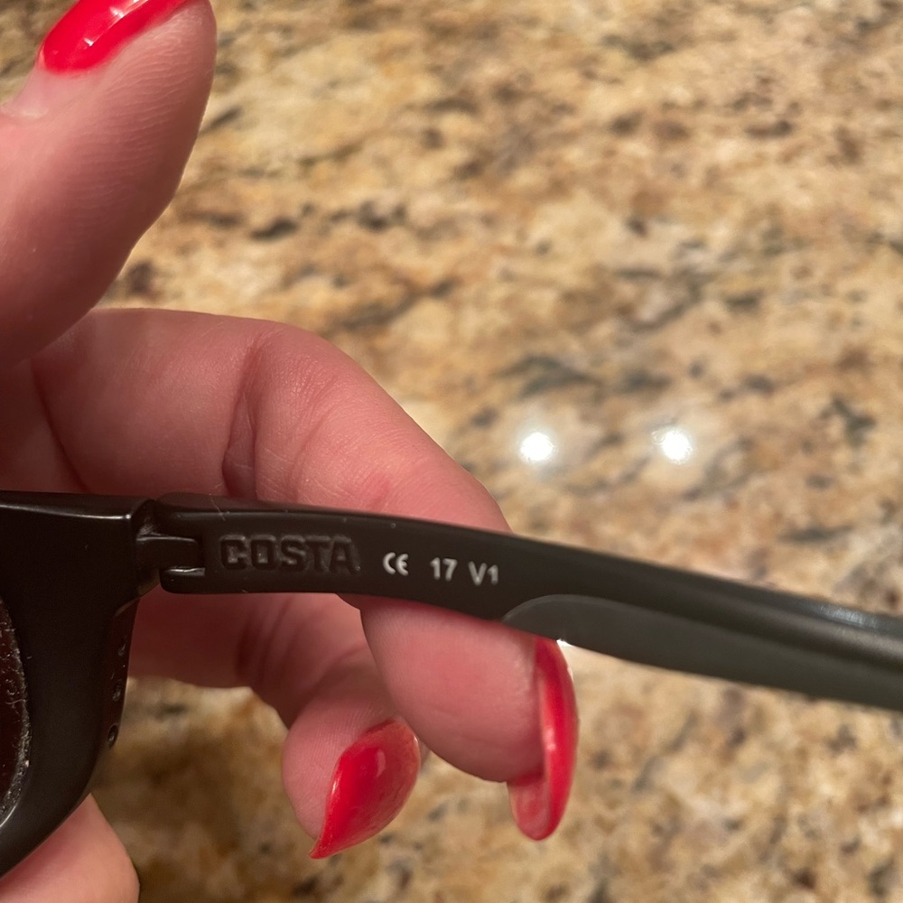 Costa Black and Blue Brine 580 Sunglasses w Box - Picture 8 of 10